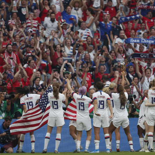 epa07701930 The USA team celebrate after winning the FIFA Women's World Cup 2019 final soccer match between USA and Netherlands in Lyon, France, 07 July 2019.  EPA-EFE/IAN LANGSDON